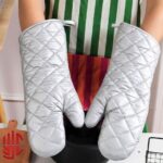 Heat-Resistant Insulated Oven Gloves - Image 2