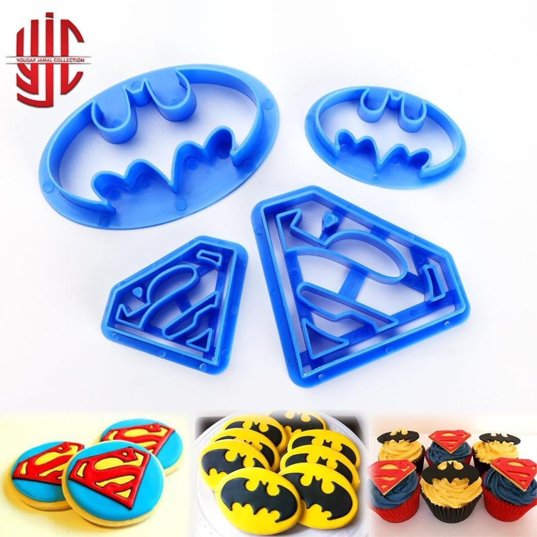 yjc-PLCT-025-1.jpg Plastic Superman & Batman Cutter Set - Image 1